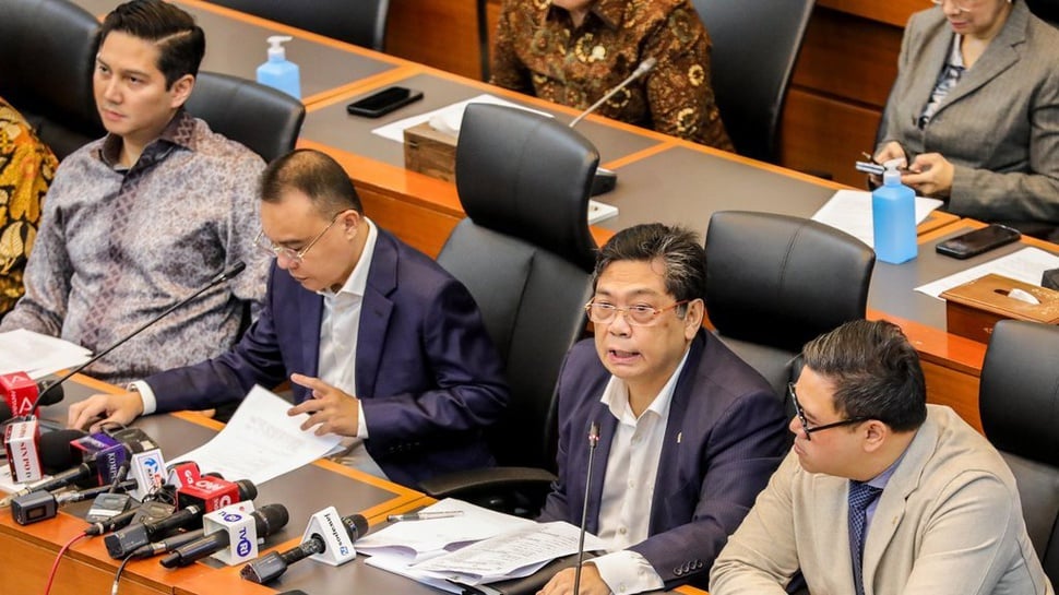 DPR Pilih Fairmont untuk Rapat RUU TNI, Efisiensi Anggaran Hanya Retorika?