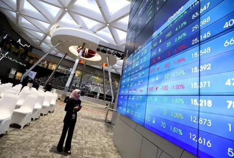 IHSG Tersendat di Zona Merah, Saham Baru FORE Jadi Primadona