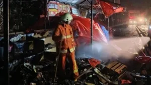 Kebakaran Hanguskan 5 Lapak Kaki Lima di Pasar Atas Bukittinggi