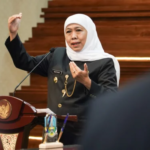 Dipanggil KPK, Khofifah Pilih Hadiri Wisuda Anak