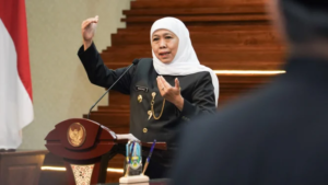 Dipanggil KPK, Khofifah Pilih Hadiri Wisuda Anak