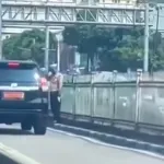 Polisi Hormat ke Mobil Dinas di Jalur TransJakarta, Dirlantas Polda Metro: STNK Langsung Diblokir