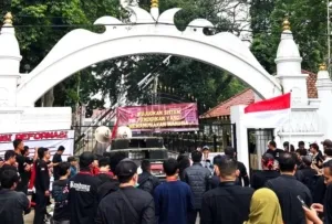 Guru di Banten Demo soal Kisruh SPMB dan Tunjangan Tertunda