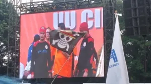 Simbol Protes Jelang Kemerdekaan, Warga Pasang Bendera One Piece