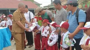 Gerakan Ayah Antar Anak Sekolah Resmi Ditetapkan Pemerintah