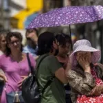 ementerian Lingkungan Hidup Spanyol melaporkan sekitar 1.180 kematian akibat suhu tinggi yang telah berlangsung dua bulan terakhir, pada Senin (14/7/2025).