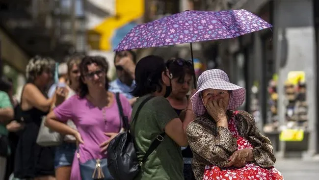 ementerian Lingkungan Hidup Spanyol melaporkan sekitar 1.180 kematian akibat suhu tinggi yang telah berlangsung dua bulan terakhir, pada Senin (14/7/2025).