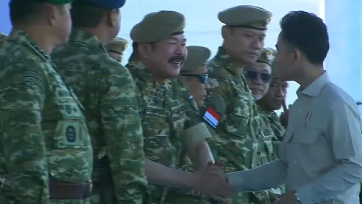 Wapres Gibran Tak Bersalaman dengan AHY, Bahlil, dan Cak Imin di Upacara Gelar Militer