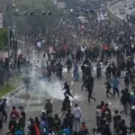 Situasi Terkini! Massa Kembali Padati Jalan Pejompongan Raya
