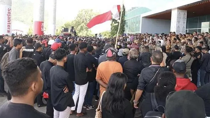Ribuan Warga Papua Demo Minta Pj Gubernur Agus Fatoni Diganti