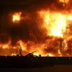 Halte Senen Terbakar, Massa Juga Jarah Rumah Anggota DPR Sahroni