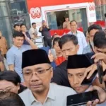 Yaqut Disoraki Massa Pati Usai Keluar dari Gedung KPK