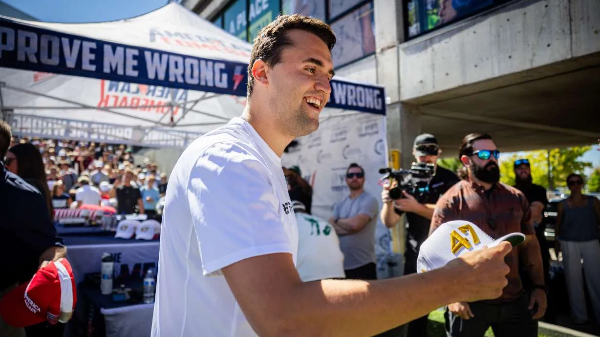Siapa Charlie Kirk? Loyalis Trump yang Tewas Ditembak di Utah