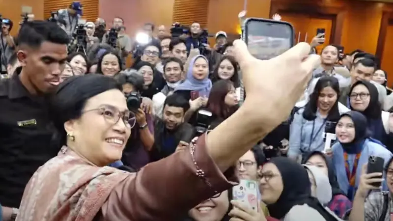 Sri Mulyani Memohon Maaf Usai Menyerahkan Jabatannya