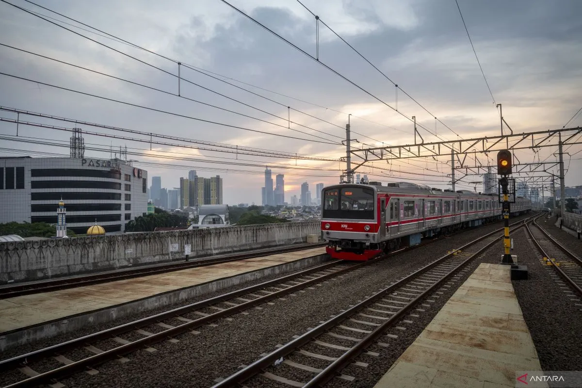 Layanan KRL dan Transjakarta Kembali Normal