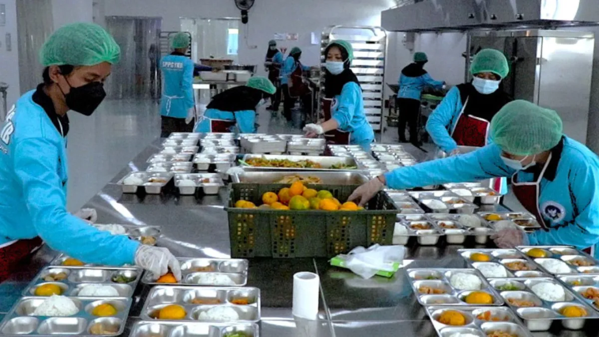 Sebanyak 330 yayasan telah mengajukan pendirian Satuan Pelayanan Pemenuhan Gizi (SPPG) kepada Badan Gizi Nasional (BGN) di Kabupaten Tangerang, Banten.