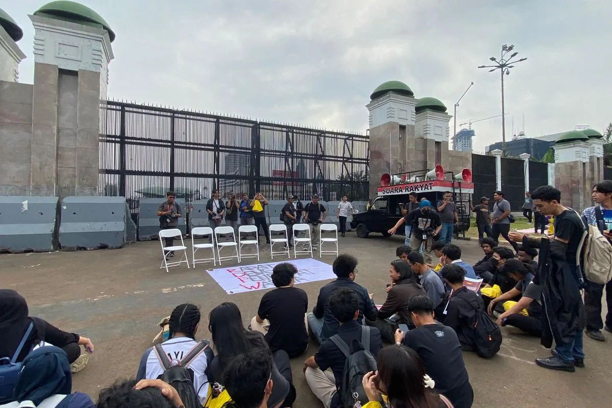 Koalisi Sipil dan BEM UI Turun ke Jalan Tolak RUU KUHAP