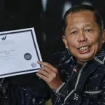 Arsul Tunjukkan Ijazah Asli ke Publik