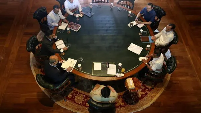 Prabowo Pimpin Rapat Terbatas, Bahas Pasokan Energi Hingga Kampung Haji