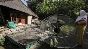 Badan Nasional Penanggulangan Bencana (BNPB) melaporkan ada sekitar 3.500 rumah yang mengalami rusak berat, 4.100 rumah rusak sedang, dan 20.500 rumah rusak ringan pasca banjir bandang dan longsor.