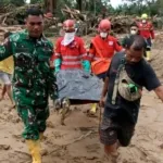 Badan Nasional Penanggulangan Bencana (BNPB) melaporkan jumlah korban tewas akibat banjir bandang dan tanah longsor di Aceh, Sumatera Utara, dan Sumatera Selatan telah melampaui 1.000 jiwa.