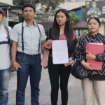 eluarga Michael Histon Sitanggang (15) yang meninggal akibat penganiayaan