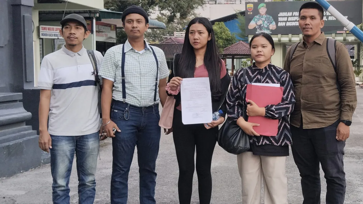 eluarga Michael Histon Sitanggang (15) yang meninggal akibat penganiayaan