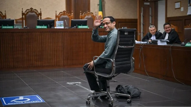 Majelis hakim menolak nota perlawan atau eksepsi dari eks Mendikbudristek Nadiem Makarim dalam kasus dugaan korupsi pengadaan laptop berbasis Chromebook. 