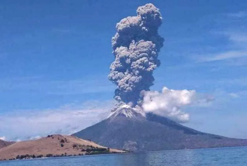 Gunung Ile Lewotolok Naik Status ke Siaga, Ribuan Gempa Tercatat