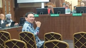 Ahok Sebut Lapangan Golf Jadi Tempat Negosiasi Korupsi