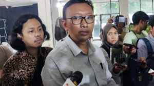 Yayasan Lembaga Bantuan Hukum Indonesia (YLBHI) menilai rencana penyusunan Rancangan Undang-Undang Penanggulangan Disinformasi dan Propaganda Asing bertentangan dengan konstitusi.