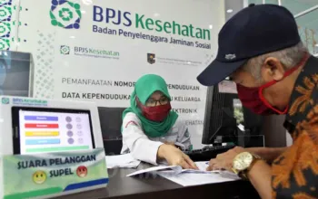 Badan Penyelenggara Jaminan Sosial (BPJS) Kesehatan merupakan program nasional dengan tujuan memberikan perlindungan kesehatan bagi seluruh warga negara dengan biaya terjangkau.