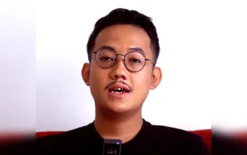 Direktur Lokataru Foundation Delpedro Marhaen mendesak aparat penegak hukum untuk segera memproses anggota polisi yang menewaskan pengemudi ojek online (ojol) Affan Kurniawan.