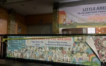 Polisi menggrebek tempat penitipan anak (daycare) Little Aresha yang berlokasi di Sorosutan, Umbulharjo, Kota Yogyakarta, DIY, pada Jumat (24/4/2026) sore