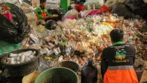 Pramono Anung Wajibkan Warga Jakarta Pilah Sampah