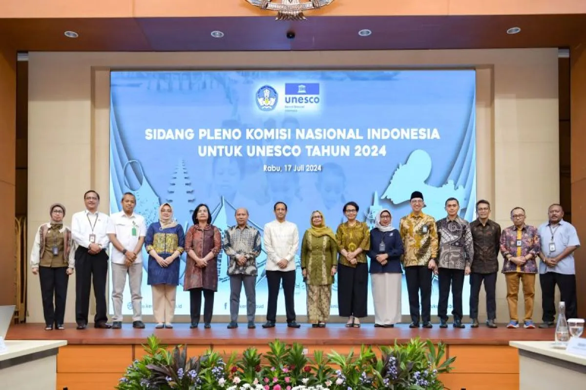 Presiden Prabowo Subianto mengesahkan Peraturan Presiden (Perpres) tentang Komisi Nasional Indonesia untuk UNESCO (KNIU).