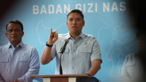Badan Gizi Nasional (BGN) kembali mengoperasikan program Makan Bergizi Gratis (MBG) usai sebelumnya berhenti sementara. Namun belum setengah jalan dilewati, kasus keracunan oleh para siswa terjadi di sejumlah daerah. 