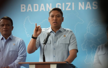 Badan Gizi Nasional (BGN) kembali mengoperasikan program Makan Bergizi Gratis (MBG) usai sebelumnya berhenti sementara. Namun belum setengah jalan dilewati, kasus keracunan oleh para siswa terjadi di sejumlah daerah. 